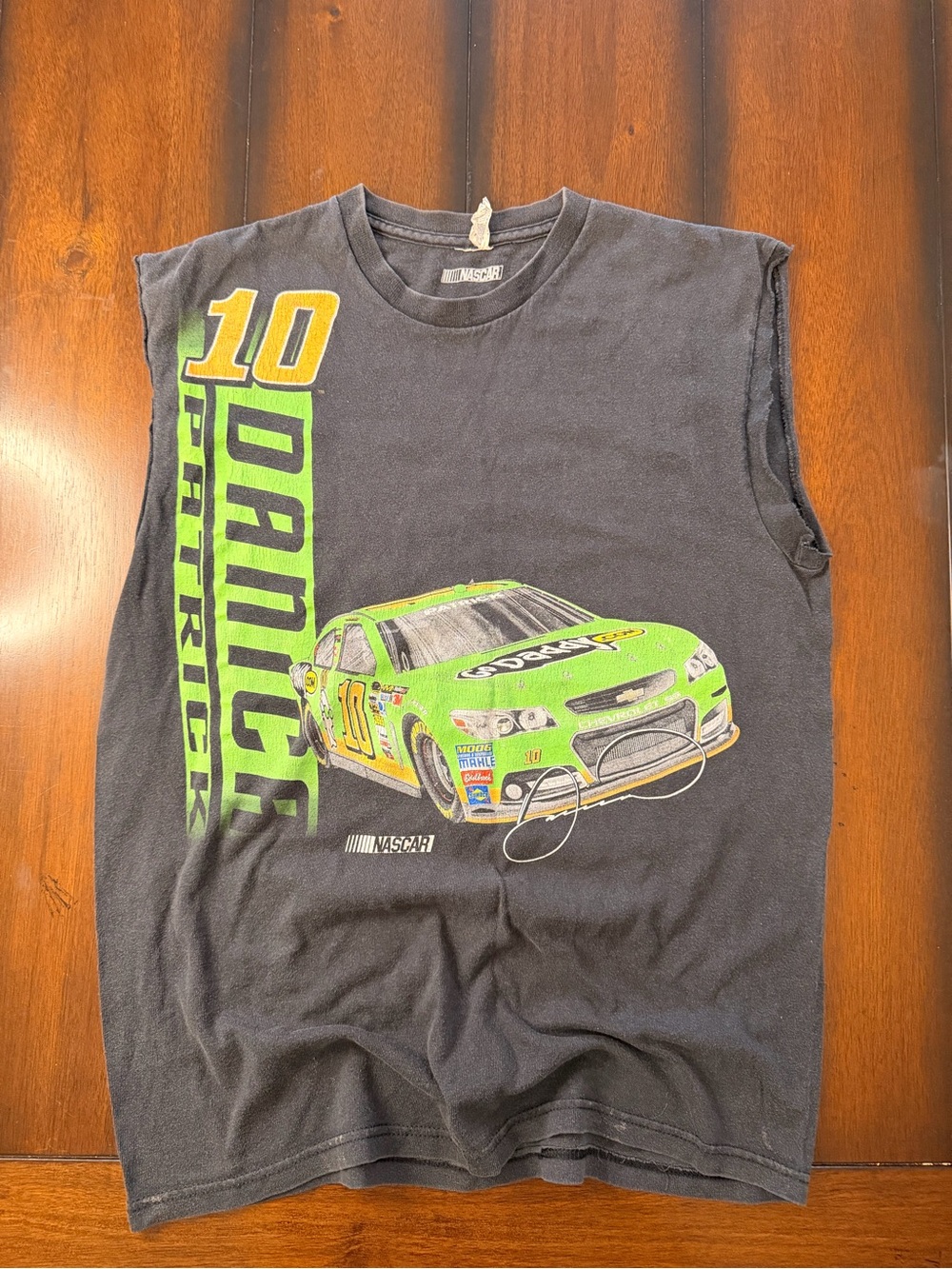 Men’s Medium vintage NASCAR cut off